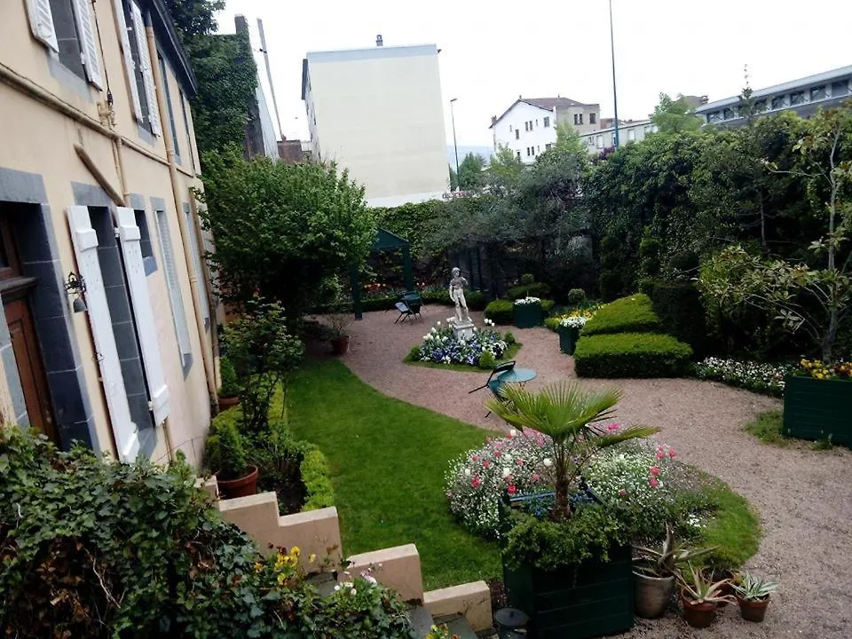Propriete Charbaymond Bed & Breakfast Clermont-Ferrand